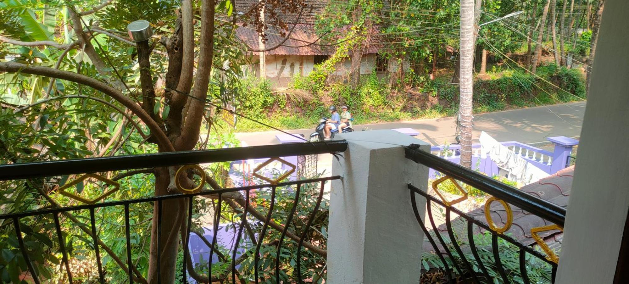 Jes Guest House Majorda Exterior photo