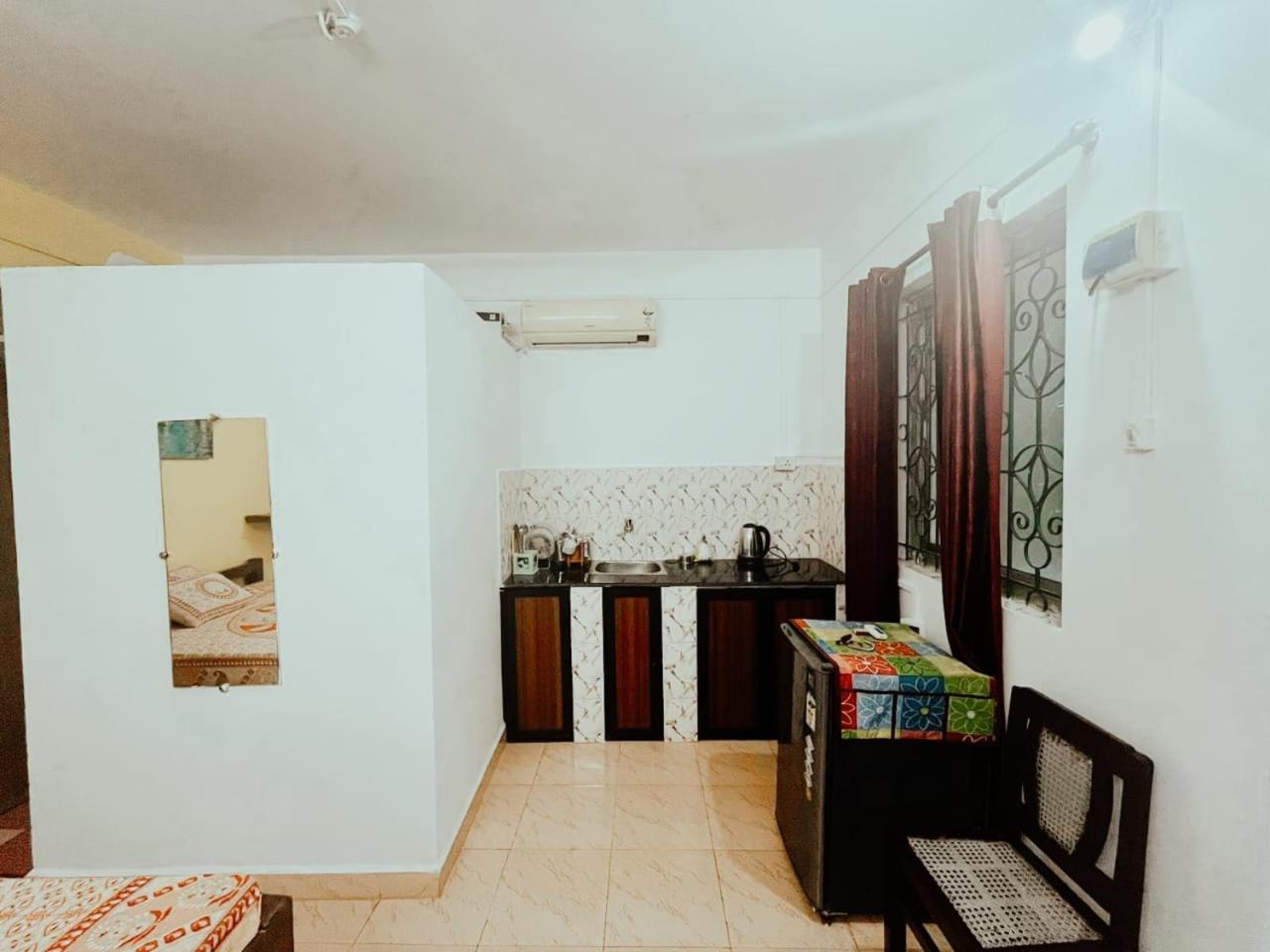 Jes Guest House Majorda Exterior photo