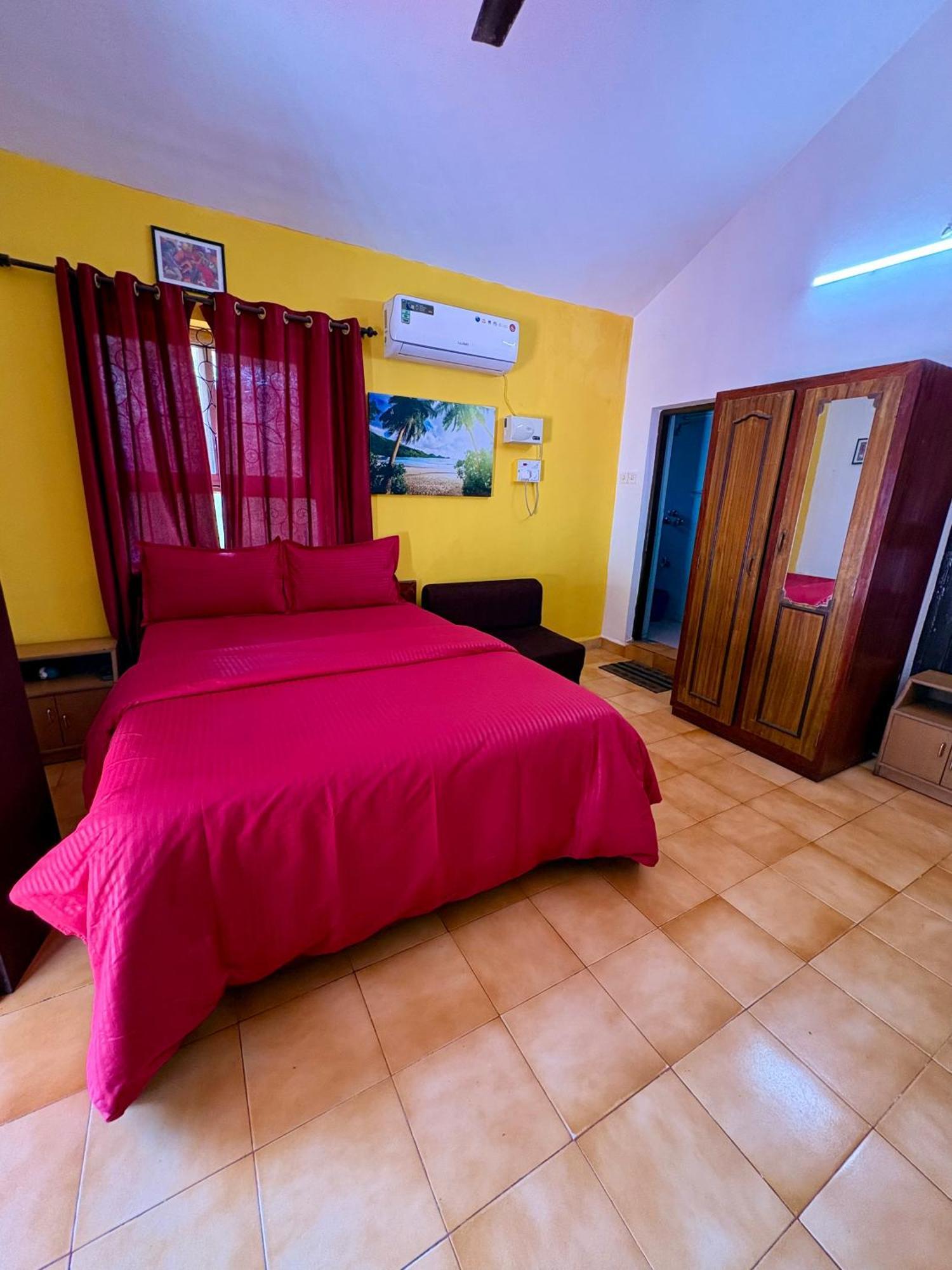 Jes Guest House Majorda Exterior photo