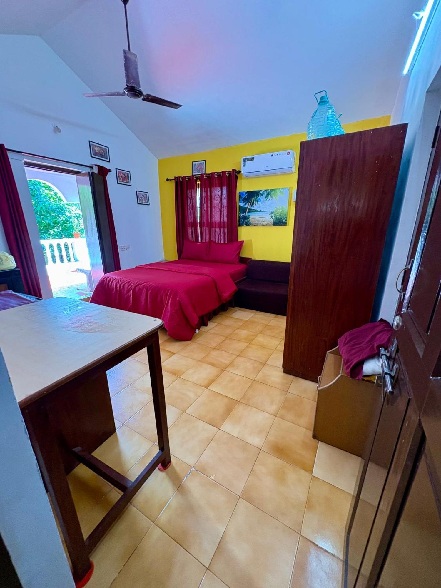 Jes Guest House Majorda Exterior photo