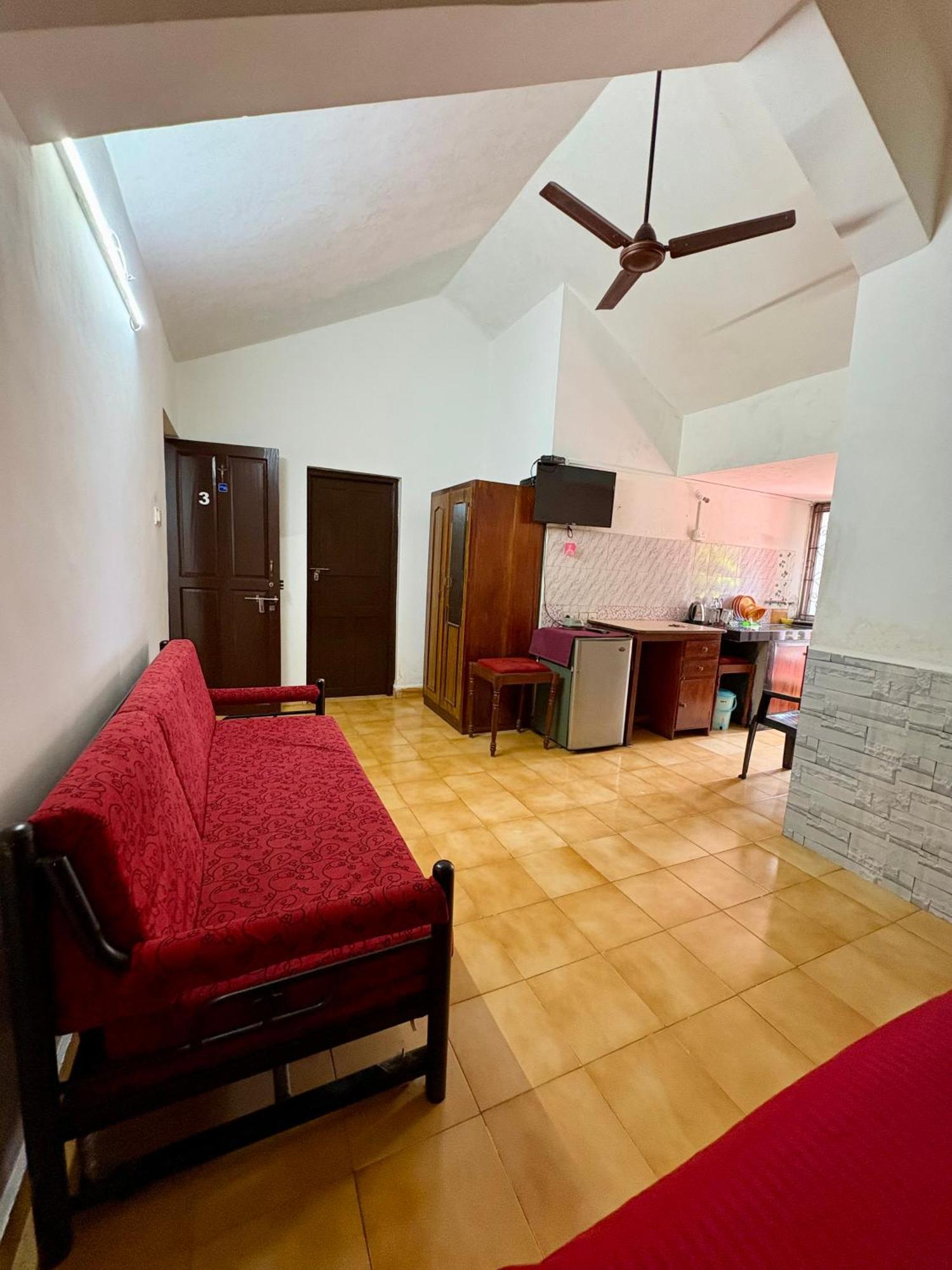 Jes Guest House Majorda Exterior photo