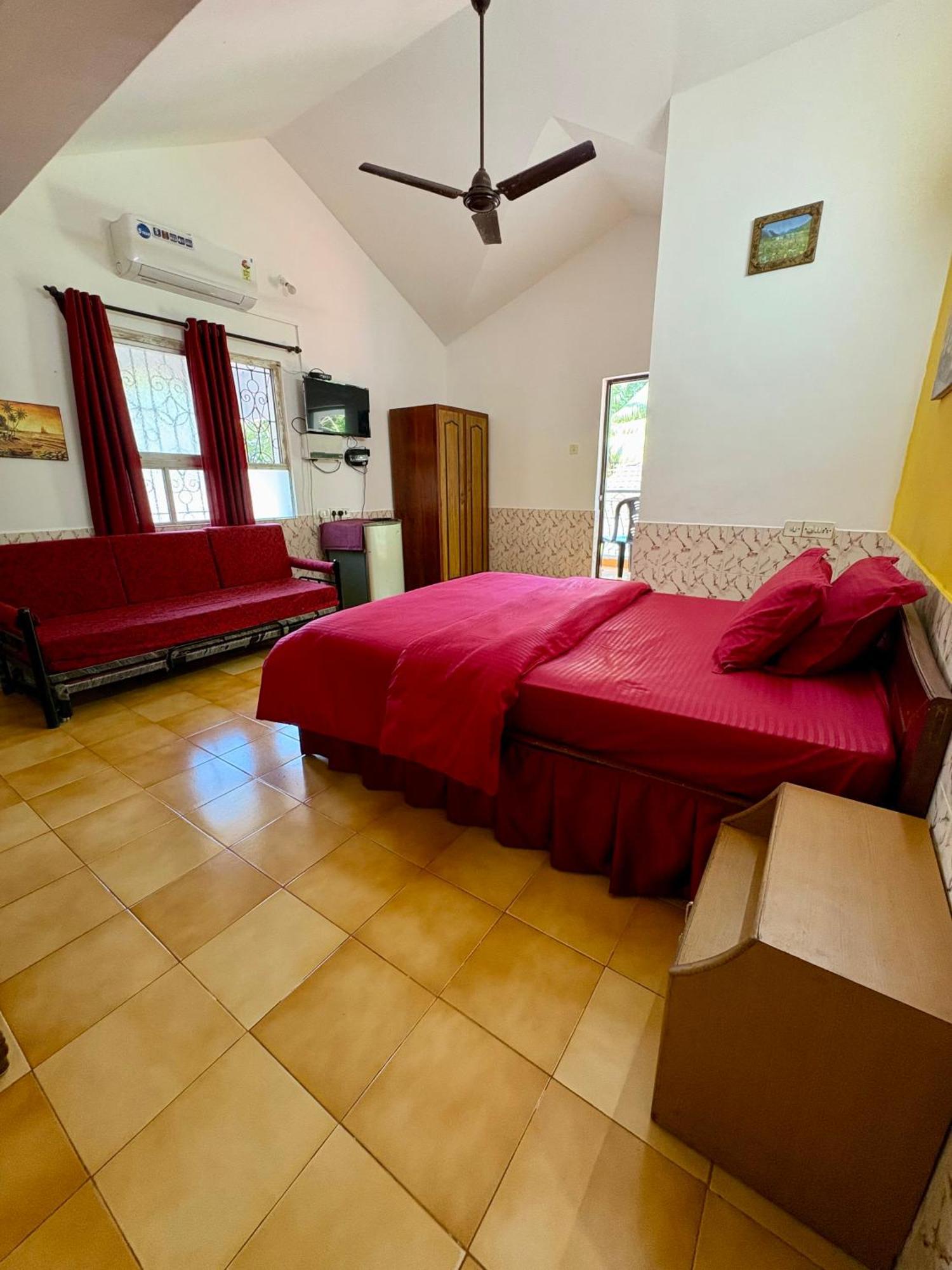 Jes Guest House Majorda Exterior photo