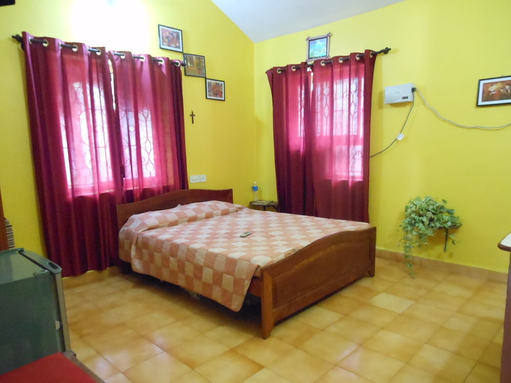 Jes Guest House Majorda Exterior photo