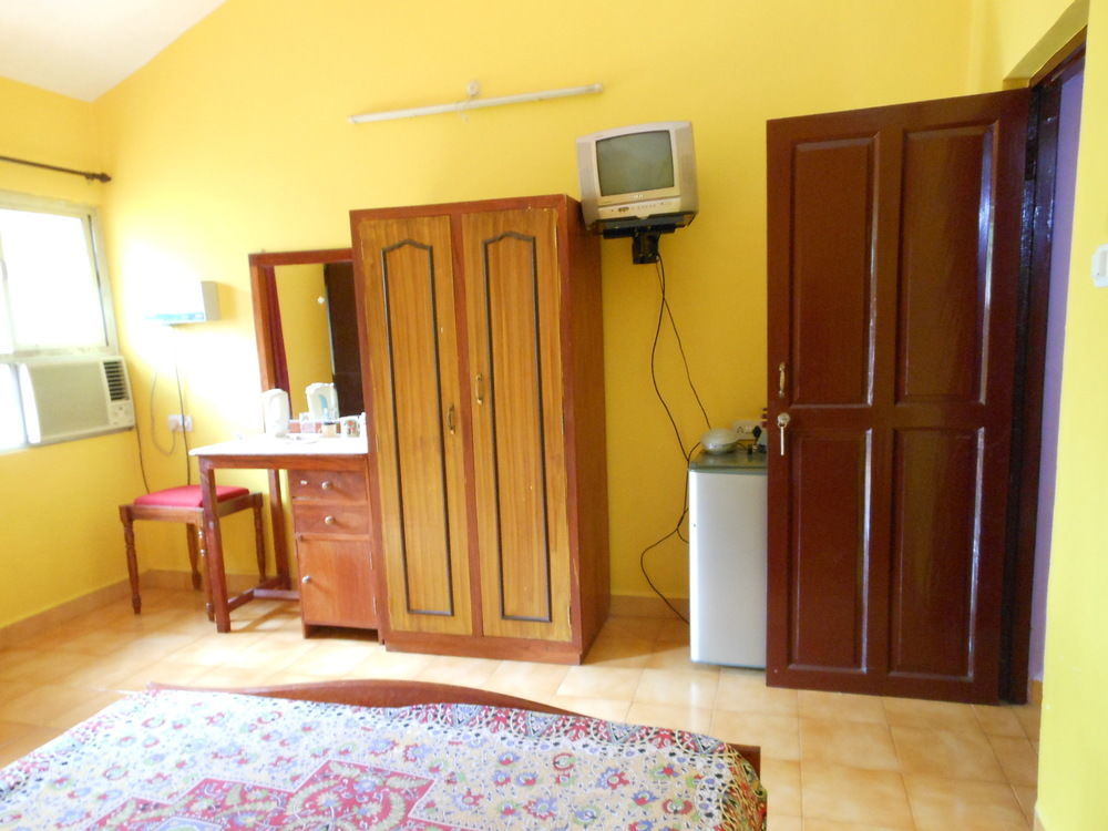 Jes Guest House Majorda Exterior photo