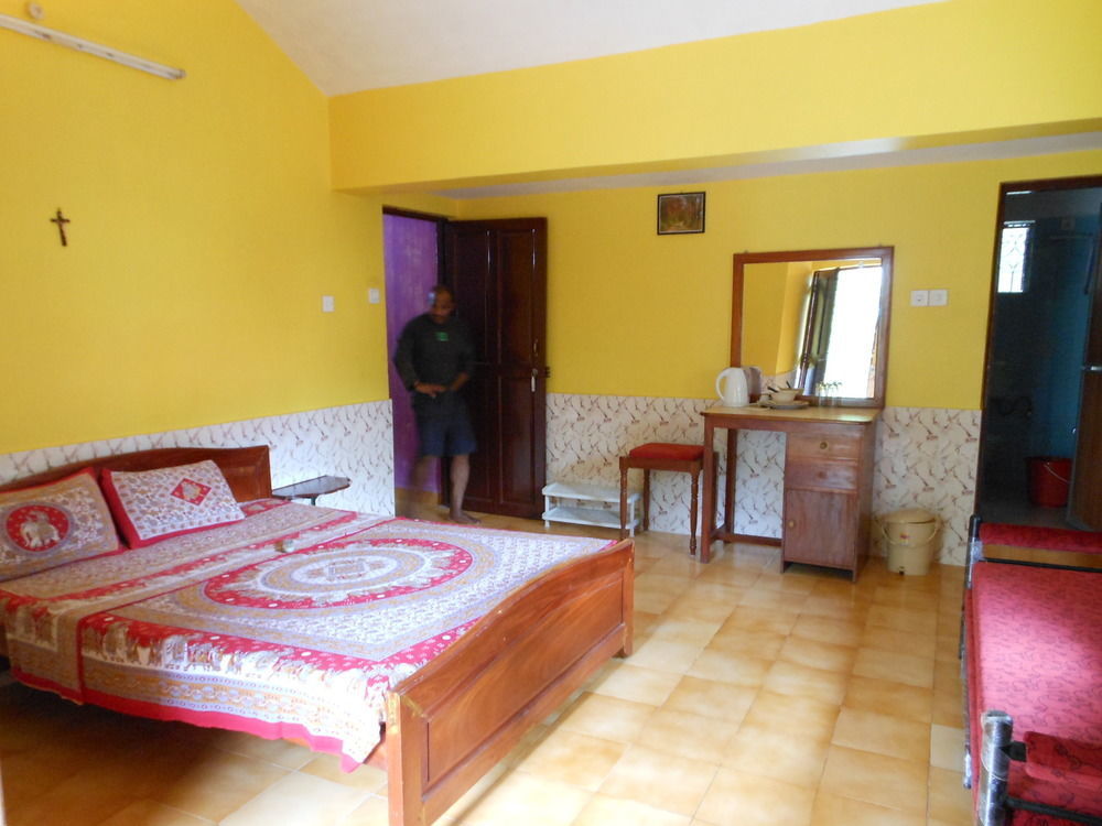 Jes Guest House Majorda Exterior photo