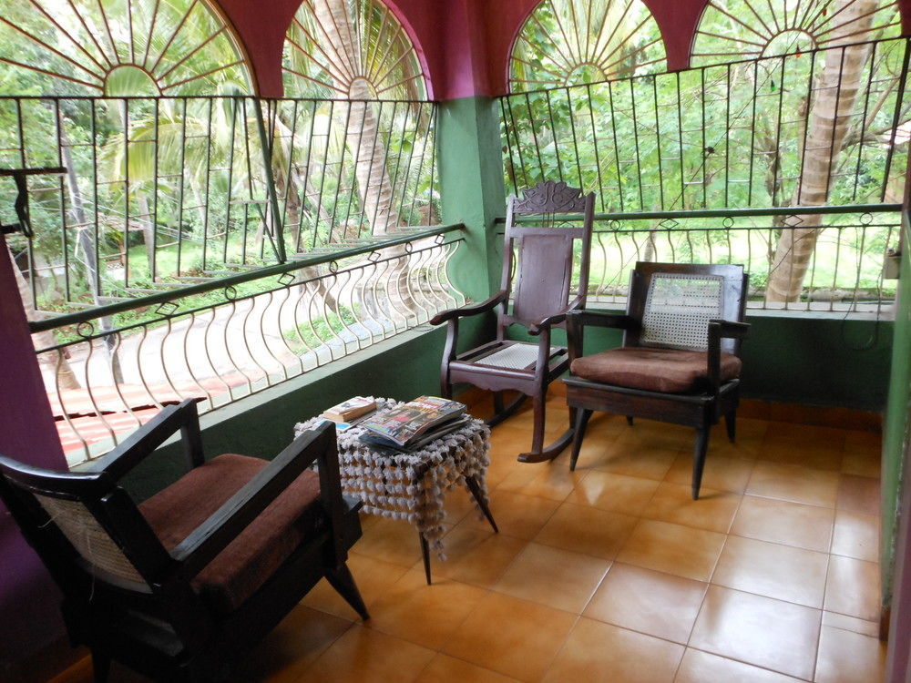 Jes Guest House Majorda Exterior photo