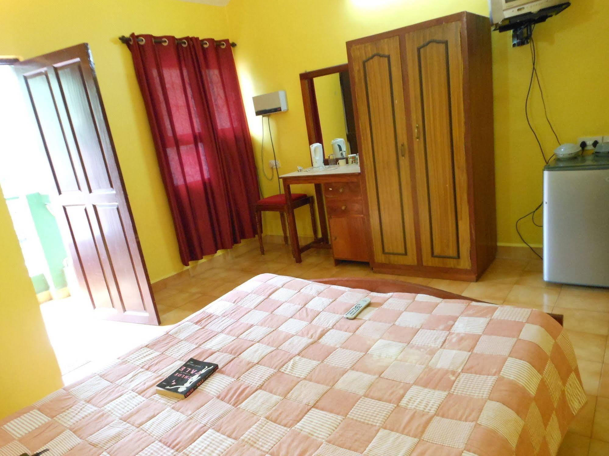 Jes Guest House Majorda Exterior photo