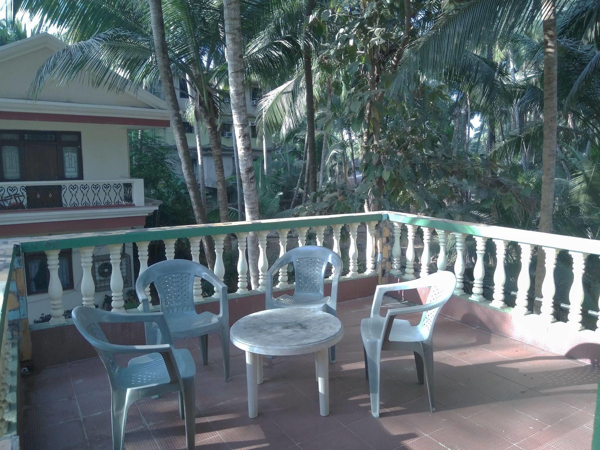 Jes Guest House Majorda Exterior photo