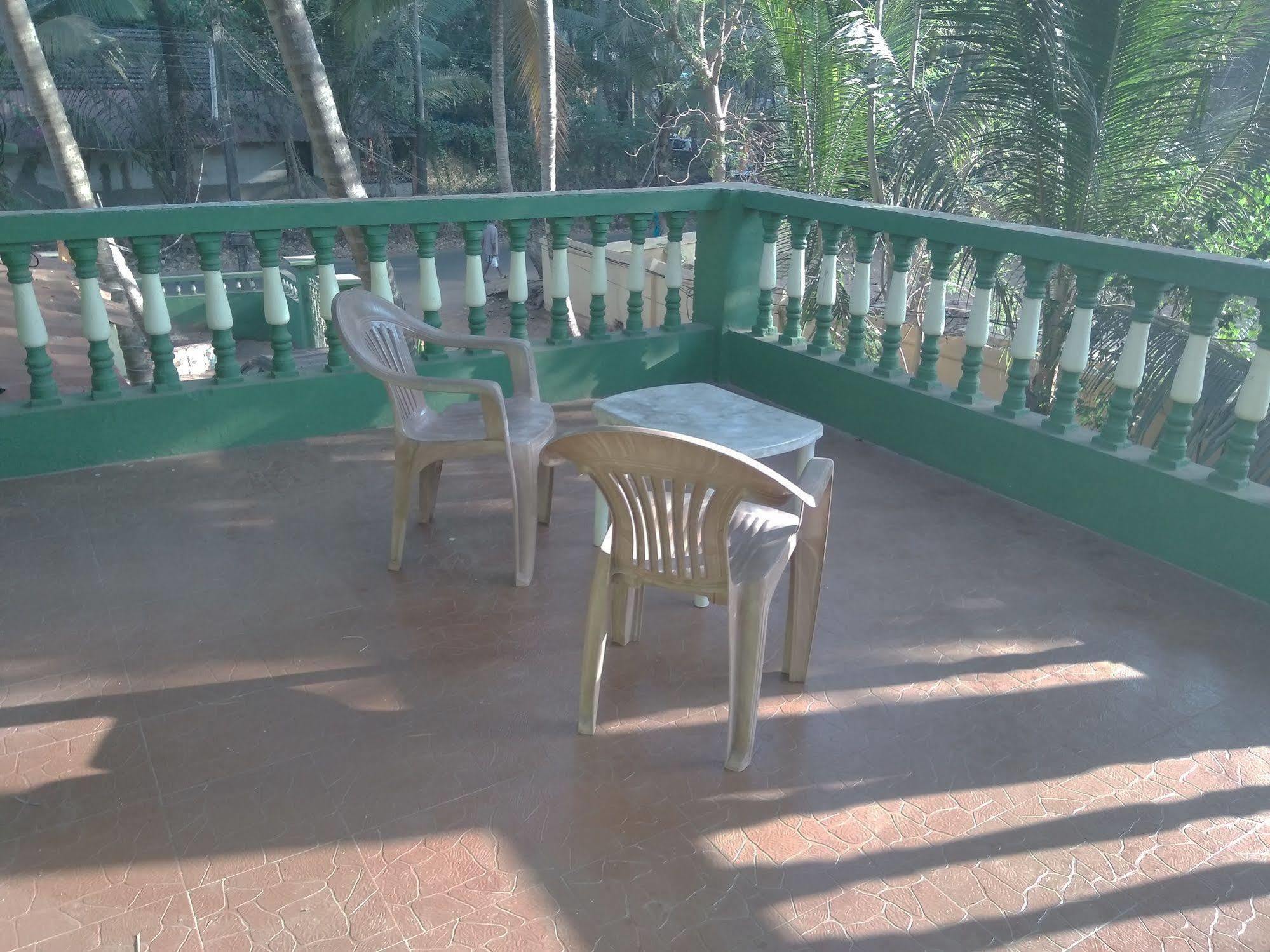 Jes Guest House Majorda Exterior photo