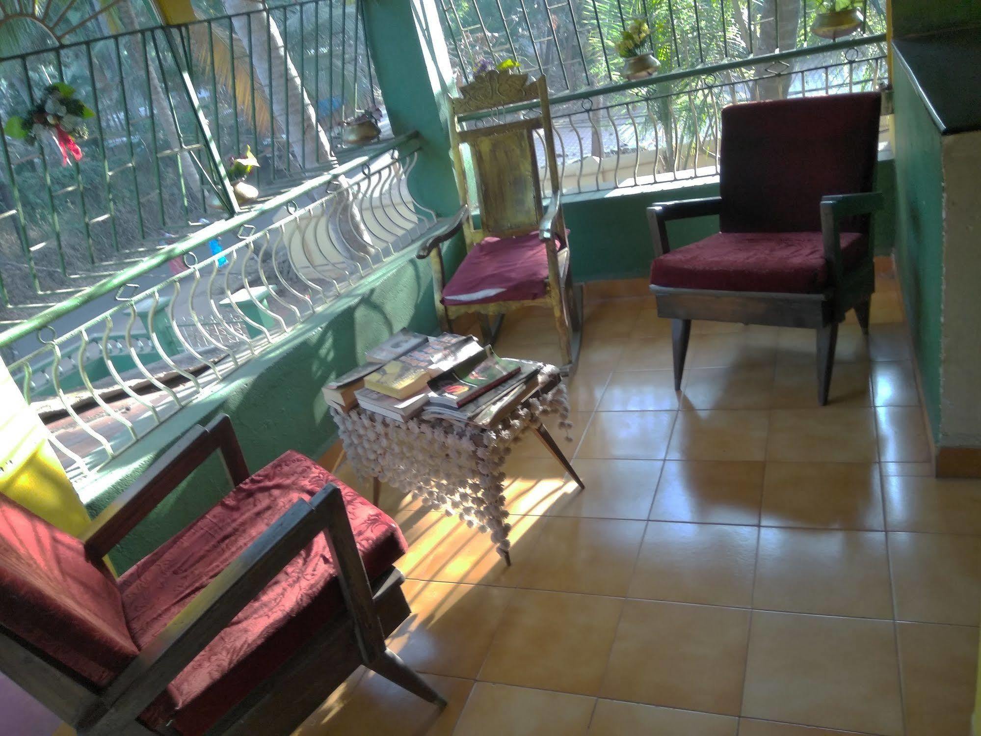Jes Guest House Majorda Exterior photo